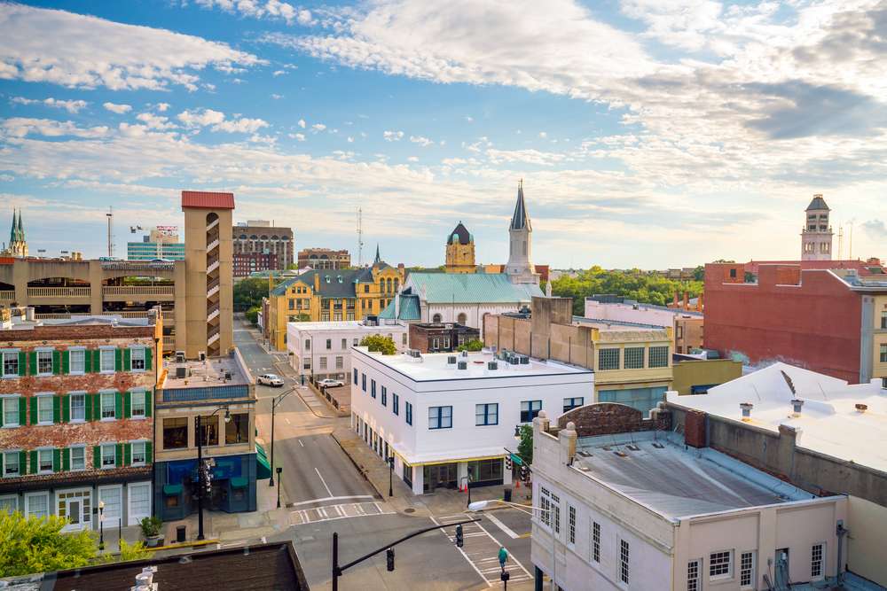 20 U.S. Neighborhoods Locals Say Are “Ruined” by Tourists, But You’ll Still Want to See 18 shutterstock 493932442