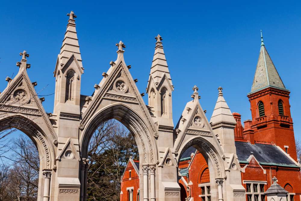 19 Beautiful Cemeteries in the U.S. You Didn’t Know Were Tourist Spots 12 shutterstock 1052905808