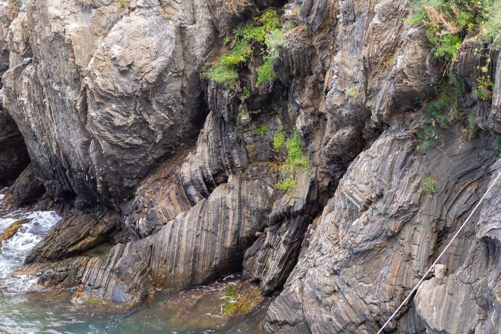 18 Hidden Caves and Caverns in the U.S. You Can Explore 3 shutterstock 1718537386 1