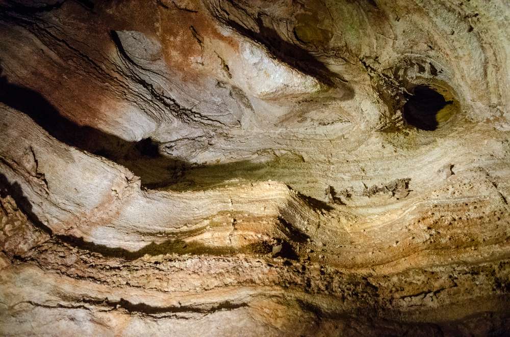 18 Hidden Caves and Caverns in the U.S. You Can Explore 7 18 Hidden Caves and Caverns in the U.S. You Can Explore
