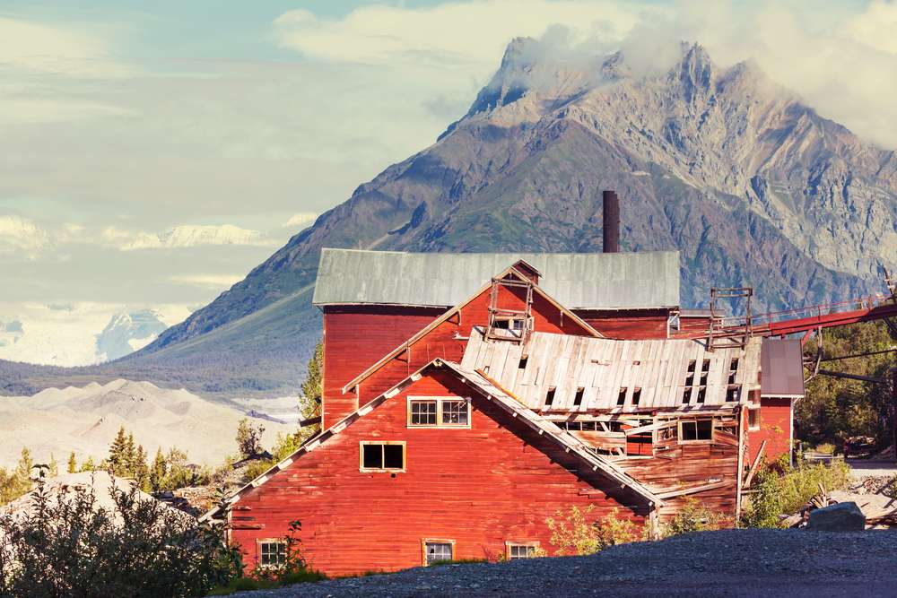 26 Ghost Towns That Still Feel Weirdly Not Empty 19 shutterstock 1922655665