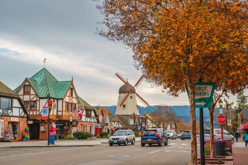 20 American Towns So Charming They Belong in a Movie 12 shutterstock 2235914771