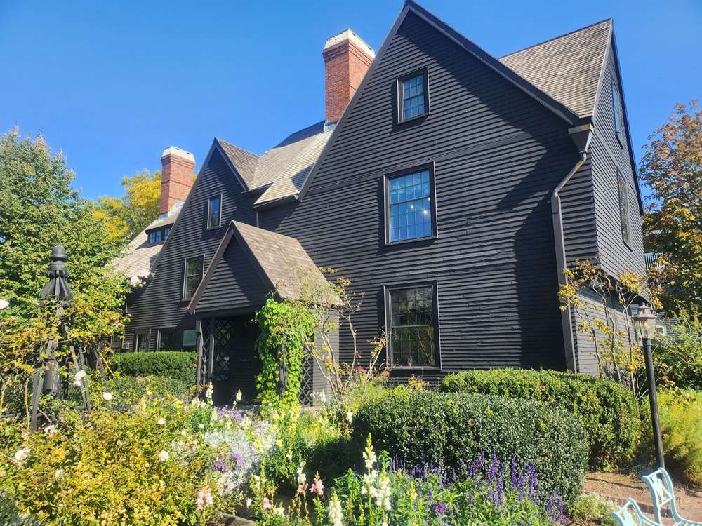 19 U.S. Mansions You Can Tour That Reveal Dark Histories 14 shutterstock 2259926903 1