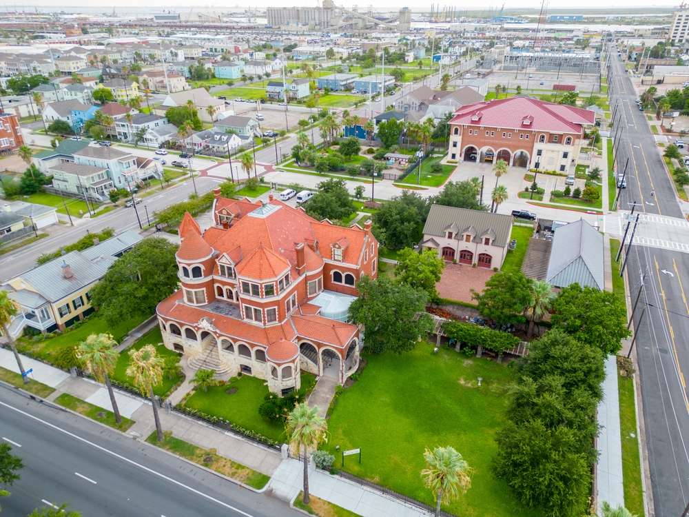 18 U.S. Castles You Can Actually Visit 5 shutterstock 2344945203 1
