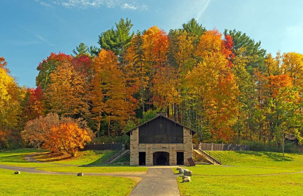 20 U.S. Destinations Perfect for Fall That Aren’t New England 10 shutterstock 2439153825