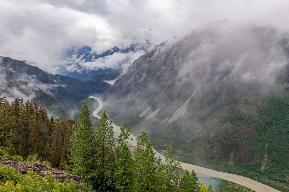 22 Rivers So Wild They’ve Earned Nicknames That Sound Like Threats 9 shutterstock 2448854307