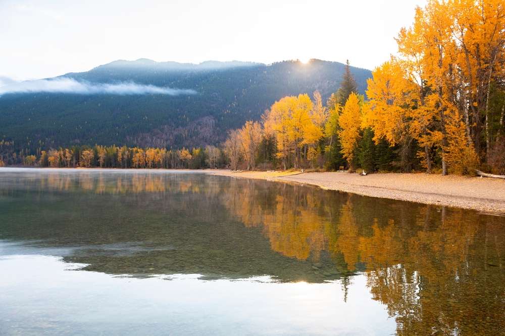 21 Breathtaking Lakes in the U.S. That Aren’t Lake Tahoe 18 shutterstock 2452537421