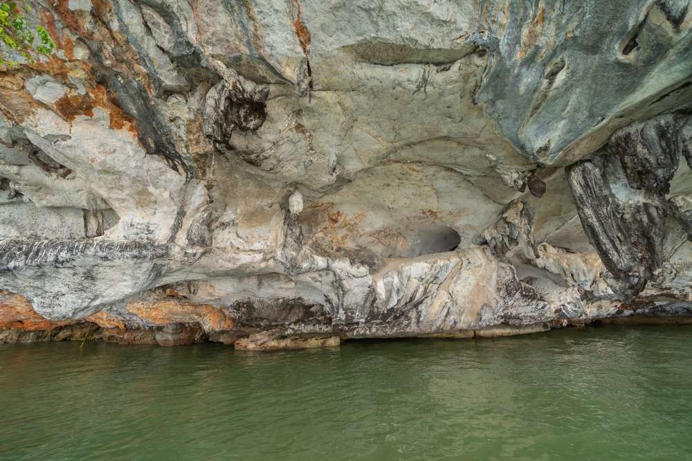 18 Hidden Caves and Caverns in the U.S. You Can Explore 19 shutterstock 2453655213