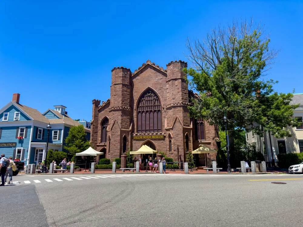 20 U.S. Ghost Tours That Even Skeptics Admit Feel Too Real 8 shutterstock 2490500919 1