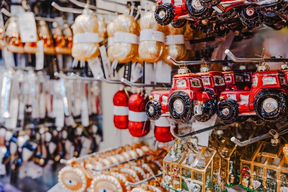 20 U.S. Towns That Celebrate Christmas All Year Long 20 shutterstock 2532743091