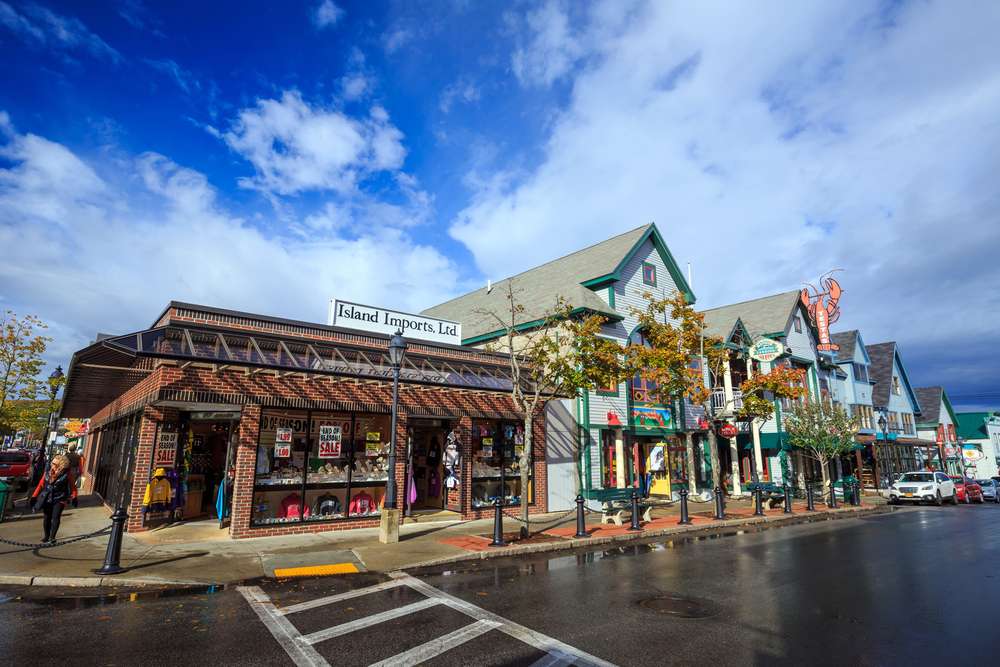 24 Tiny American Towns That Feel Frozen in a Different Century 12 shutterstock 386651896