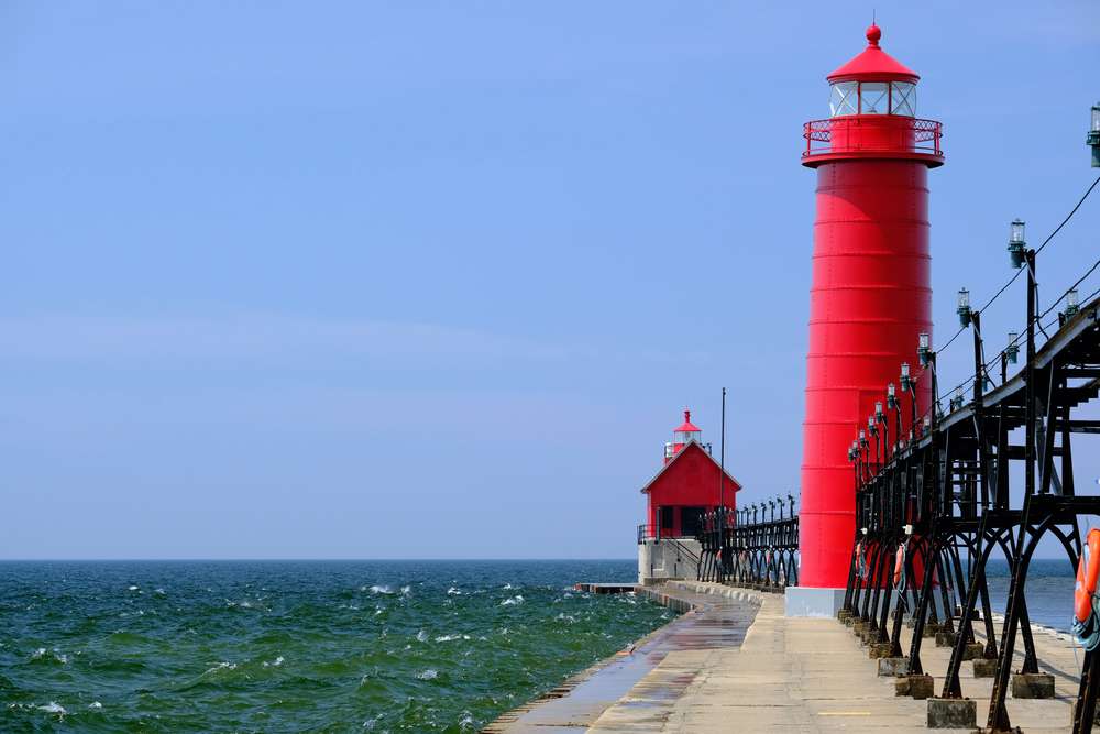 25 Coastal Towns in the U.S. That Are Pure Magic 18 shutterstock 446904673 1