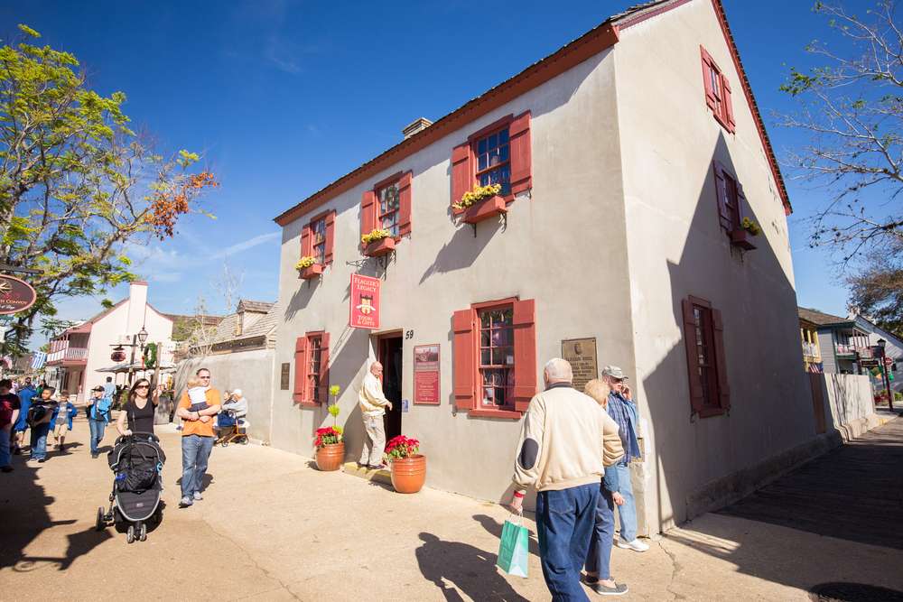 24 Tiny American Towns That Feel Frozen in a Different Century 4 shutterstock 536310121
