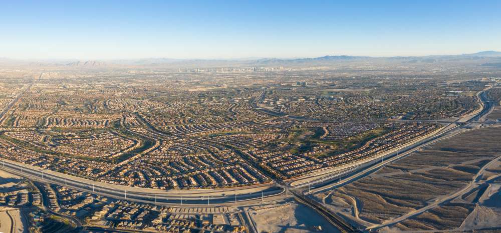 18 Eerily Silent U.S. Suburbs That Feel Straight Out of a Thriller 16 shutterstock 1232672068 1