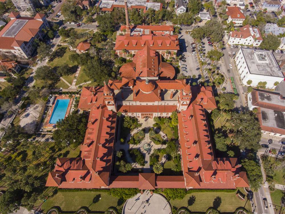 16 Once-Glamorous U.S. Hotels Now Hiding in Plain Sight 6 shutterstock 1336841294