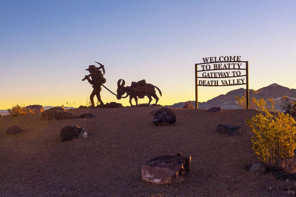 22 U.S. Bars in the Middle of Nowhere With Wild Stories on Every Wall 15 shutterstock 1342492298