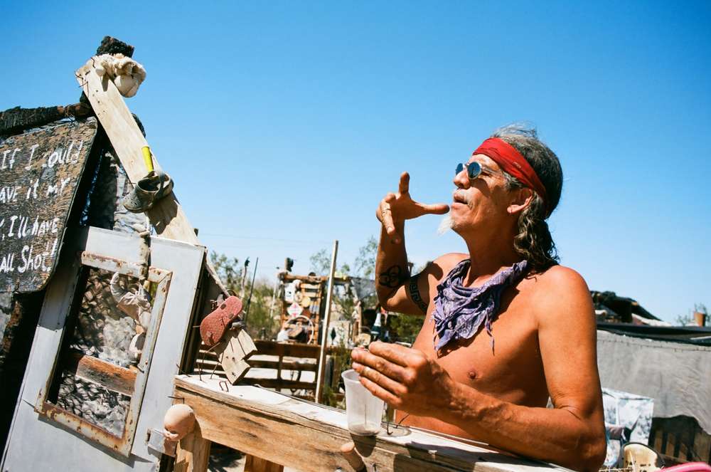 22 U.S. Bars in the Middle of Nowhere With Wild Stories on Every Wall 4 shutterstock 1481189549