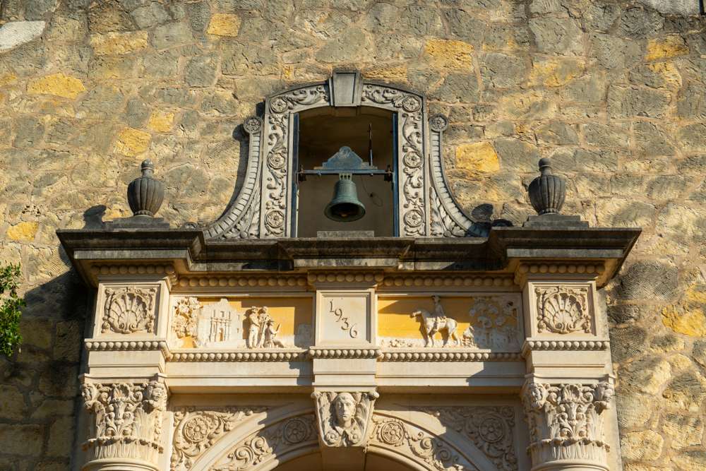 24 American Attractions That Look Like Tourist Traps but Secretly Deserve the Hype 13 shutterstock 1546936370