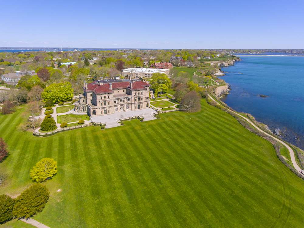 23 U.S. Mansions Built With Money So Shady Locals Still Talk About It 6 shutterstock 1773009512