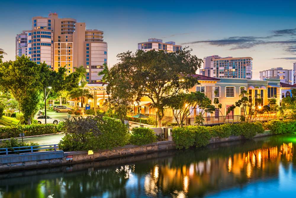 18 Eerily Silent U.S. Suburbs That Feel Straight Out of a Thriller 4 shutterstock 1831551967