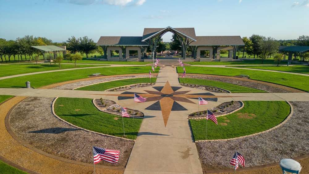 18 Eerily Silent U.S. Suburbs That Feel Straight Out of a Thriller 18 shutterstock 2259932613