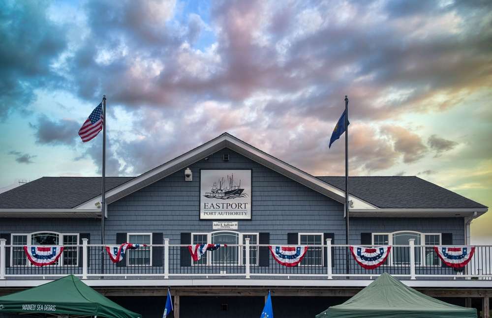 20 U.S. Small Towns Where Locals Still Don’t Trust Outsiders 32 20 U.S. Small Towns Where Locals Still Don’t Trust Outsiders