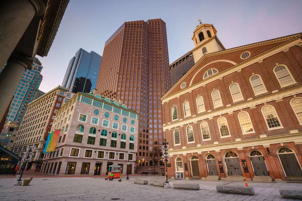 24 American Attractions That Look Like Tourist Traps but Secretly Deserve the Hype 6 shutterstock 397210774