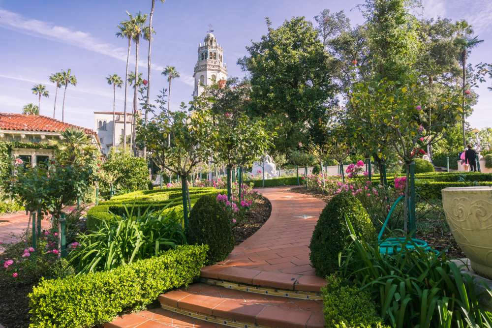 23 American Mansions So Massive You’ll Think They’re Fake 3 shutterstock 789436936