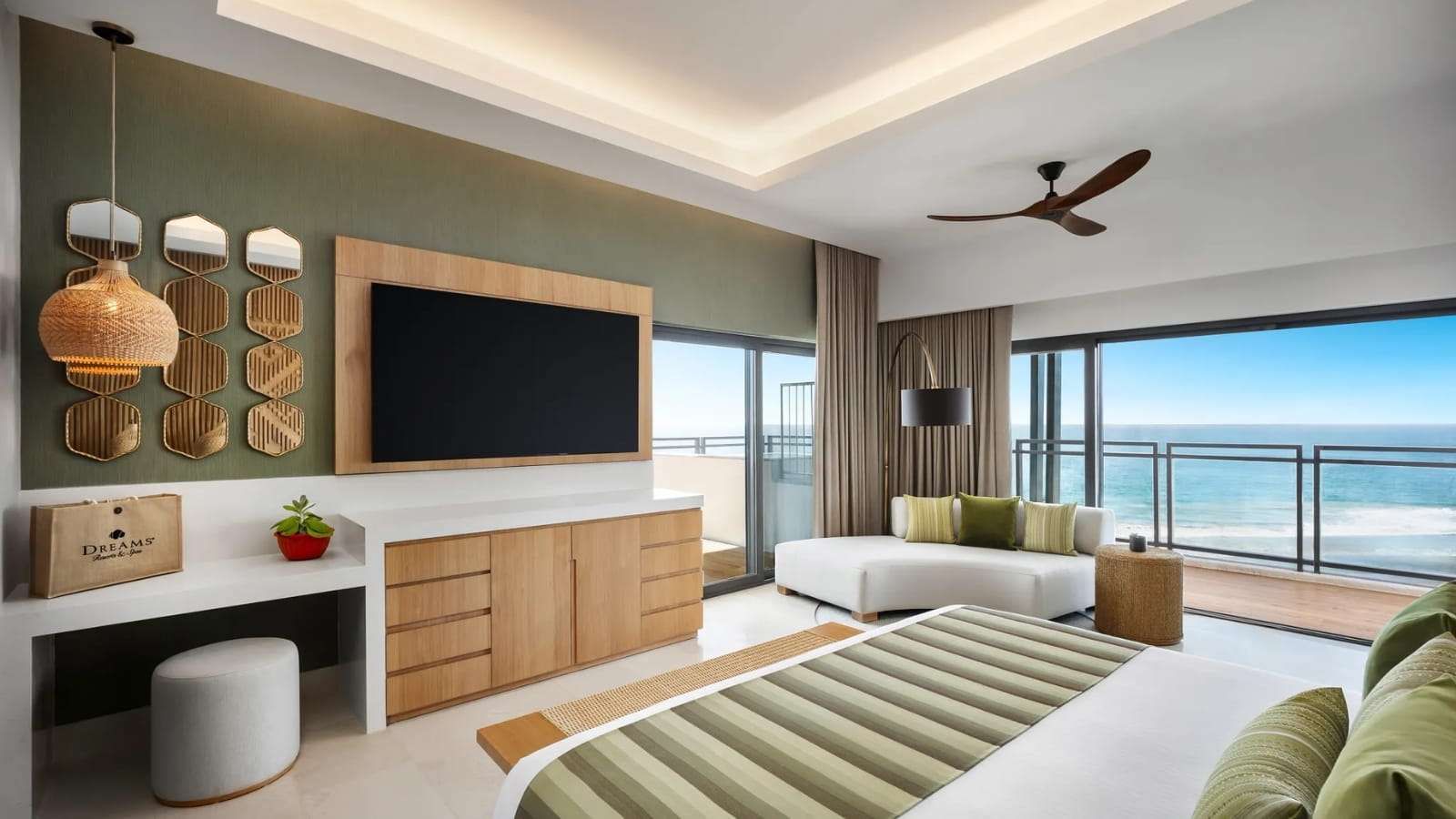 Romantic Destinations Perfect for a Last‑Minute Valentine’s Getaway 29 Dreams Estrella del Mar Mazatlan Mexico 3