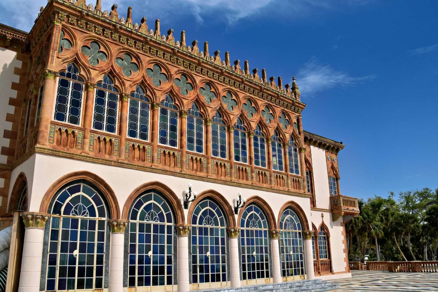 23 U.S. Mansions Built With Money So Shady Locals Still Talk About It 16 pexels jeffrey eisen 1257101 31732611