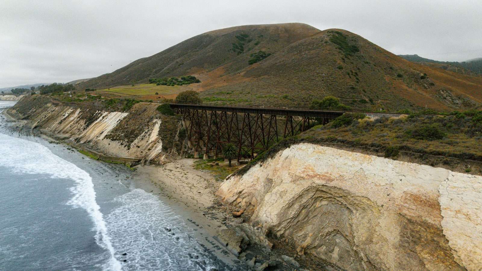 18 Creepy U.S. Tunnels You Can Walk Through If You’re Brave Enough 8 pexels mazinomron 33056907 1