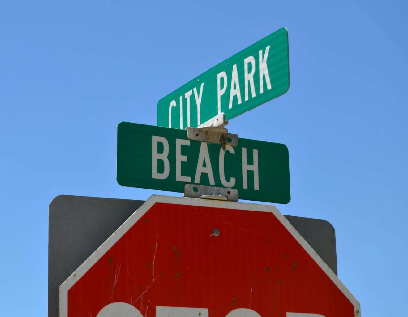25 American Beaches Locals Call Beautiful by Day, Terrifying by Night 23 pexels victor rivera 2153084673 32546933