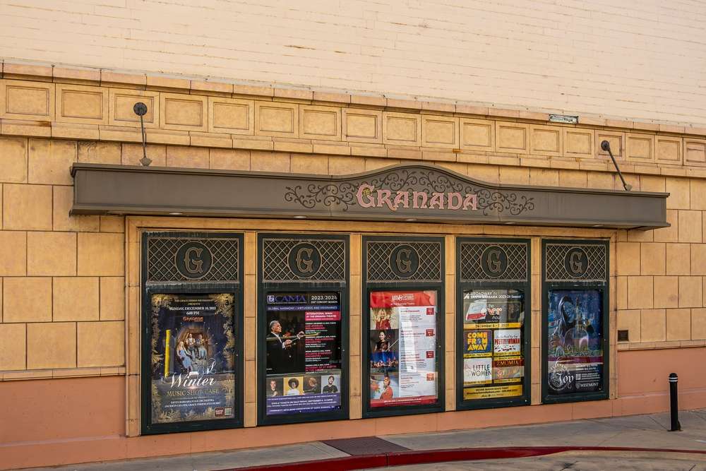 24 Ghostly U.S. Theaters Where the Show Never Really Ended 24 shutterstock 2419904129