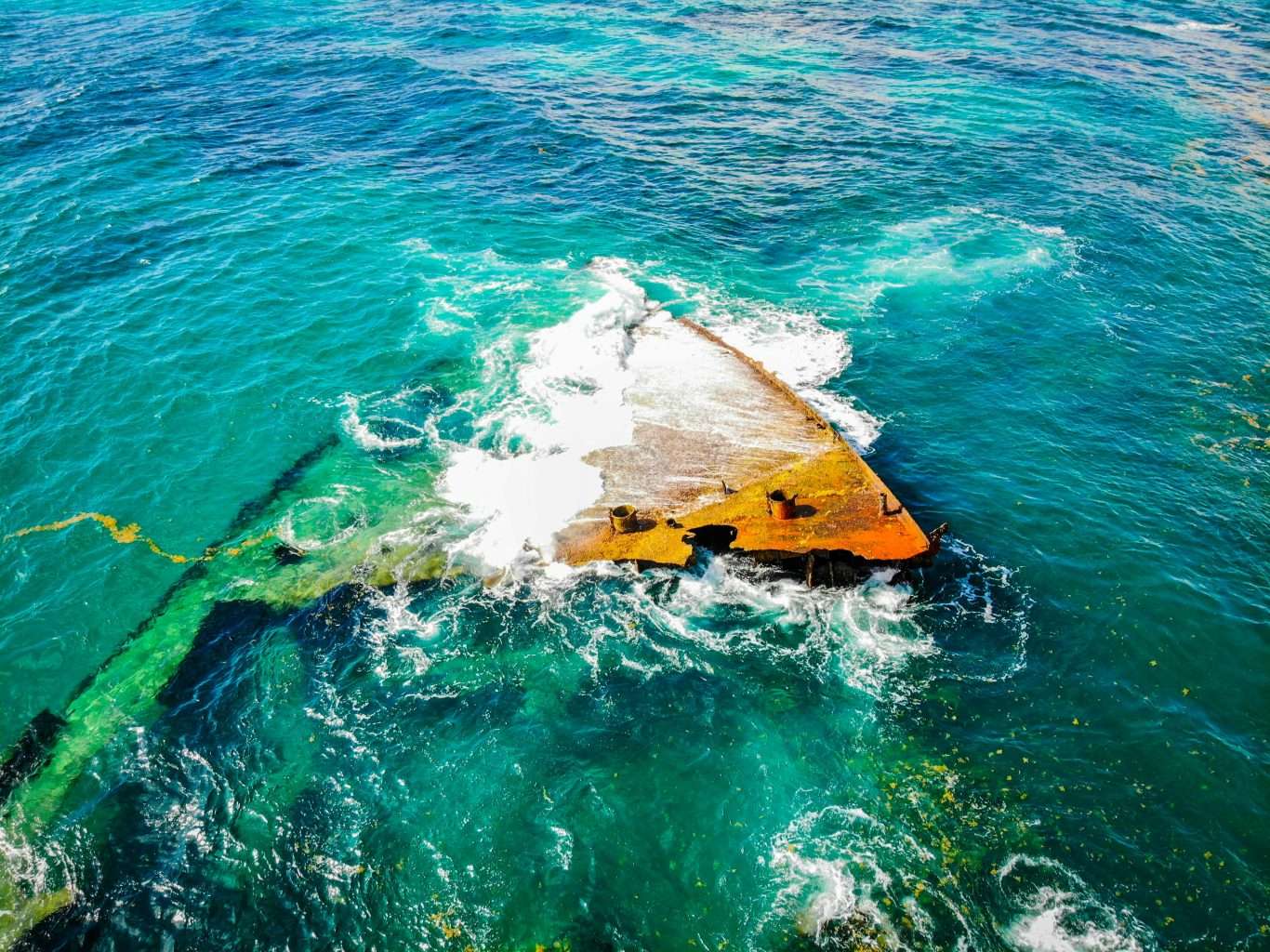 19 Shipwreck Sites You Can Still See From Shore 11 pexels marc coenen 298185 4605340