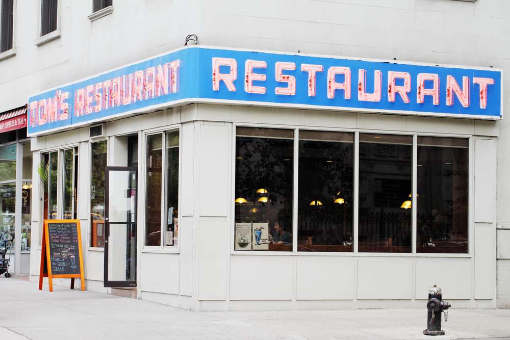 20 Small-Town Diners That Somehow Became Road-Trip Legends 21 shutterstock 105615896