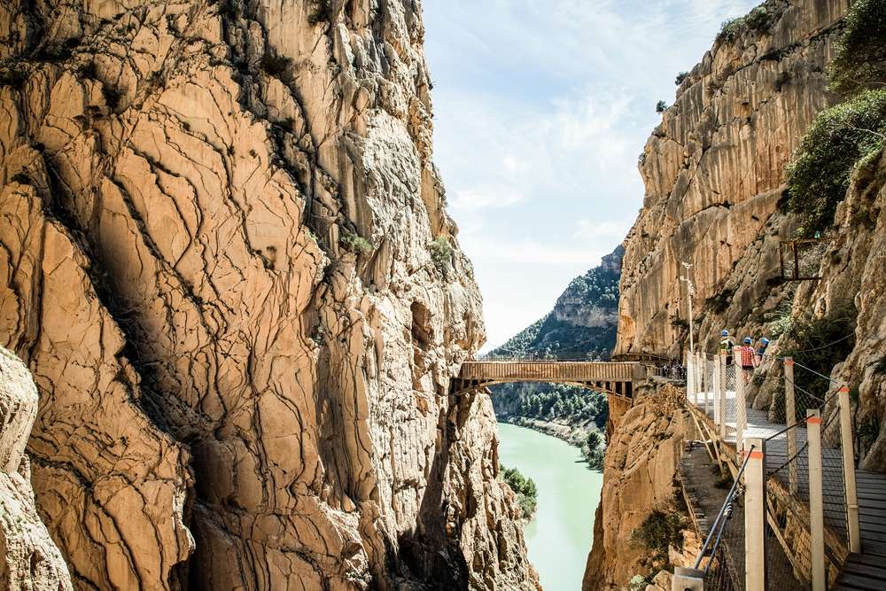 21 Staircases, Ladders, and Walkways That Feel Like a Bad Idea 4 shutterstock 2414551121