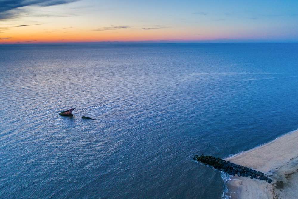 19 Shipwreck Sites You Can Still See From Shore 4 shutterstock 580702096